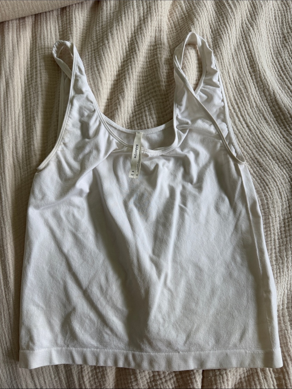 Aritzia Babaton white scoop tank